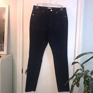 NWOT Universal Thread High Rise Skinny Jeans Size 6/28R Dark Wash Raw Hem